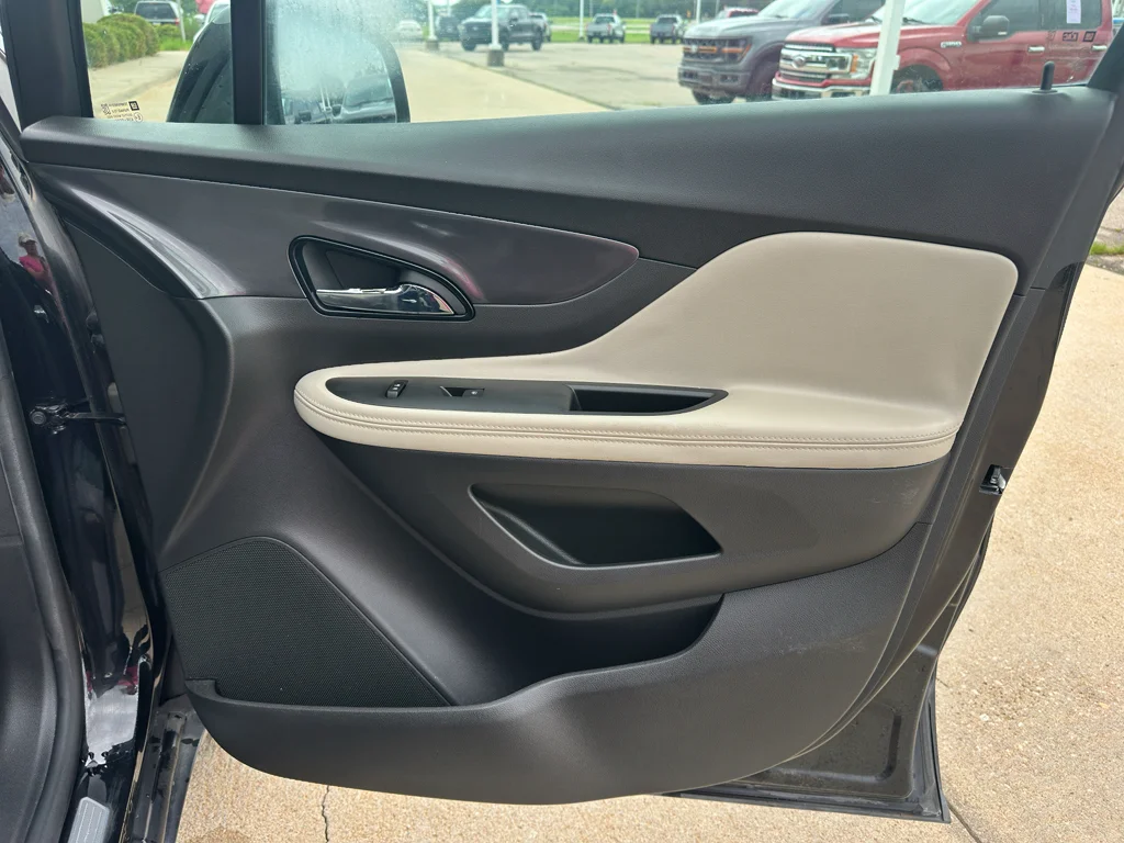 Used 2021 Ebony Twilight Metallic Buick Preferred image 18