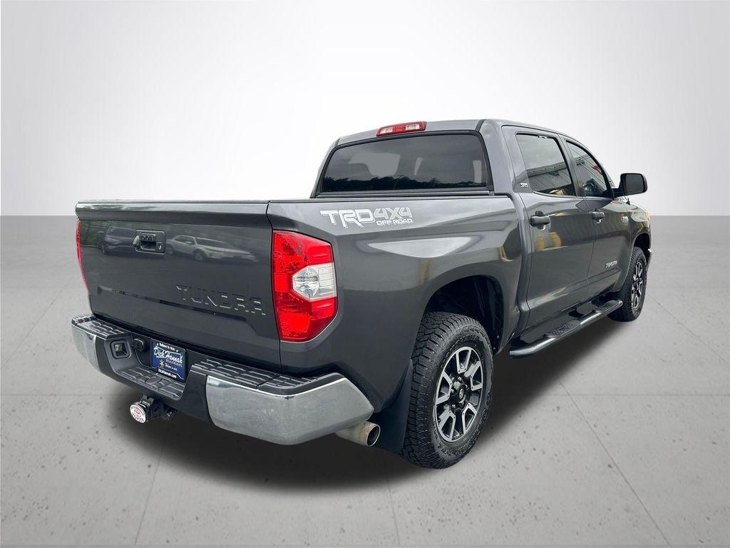 Used 2017 Gray Toyota SR5 image 6