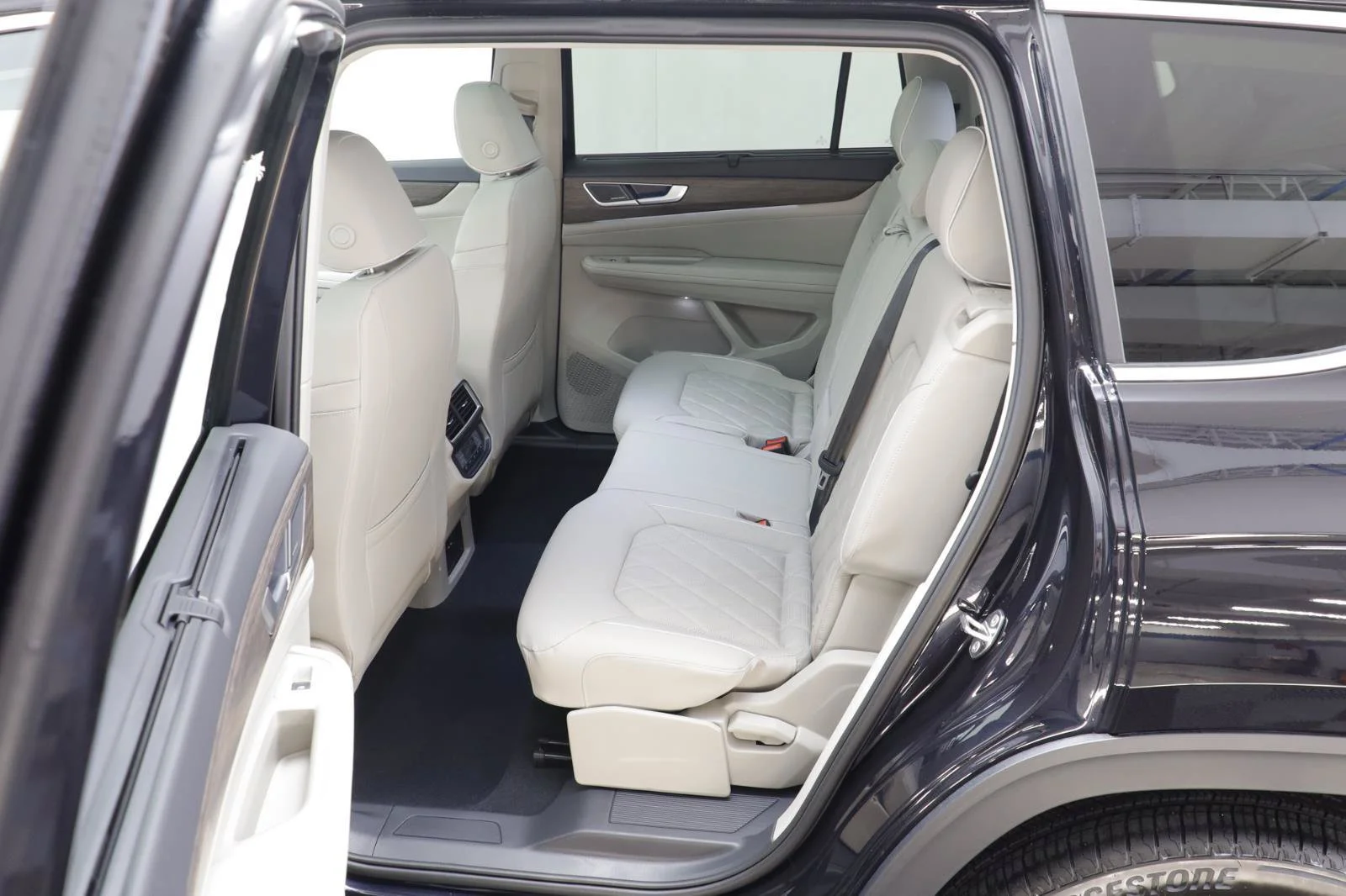 2026 Volkswagen Atlas SEL Premium R-Line - Photo 16
