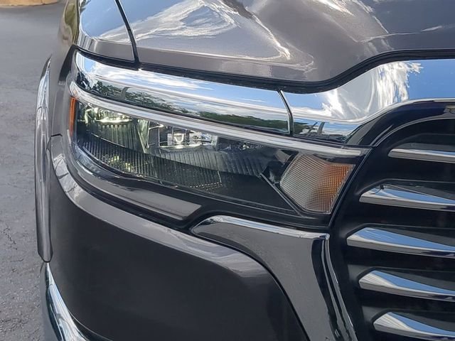 New 2026 Granite Crystal Metallic Clear-Coat Exterior Paint RAM Laramie image 10