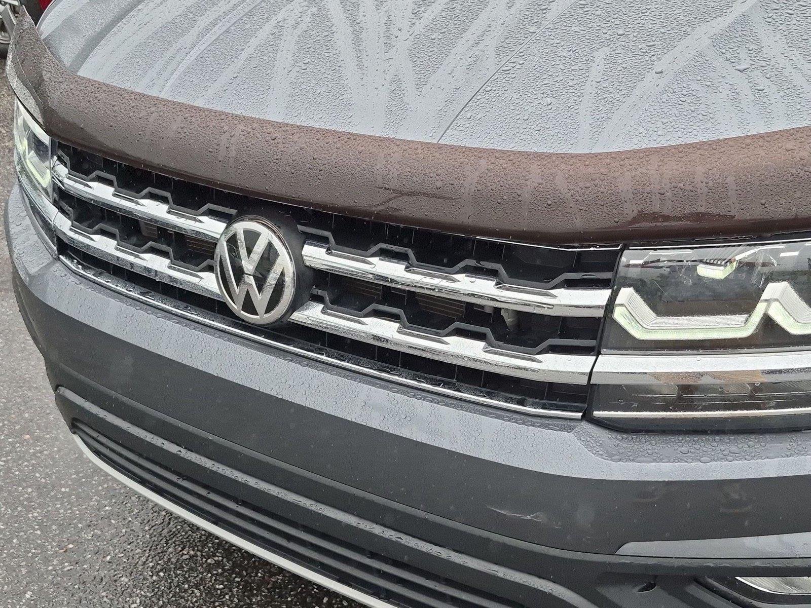 Used 2018 Platinum Gray Metallic Volkswagen 3.6L V6 SE w/Technology image 14