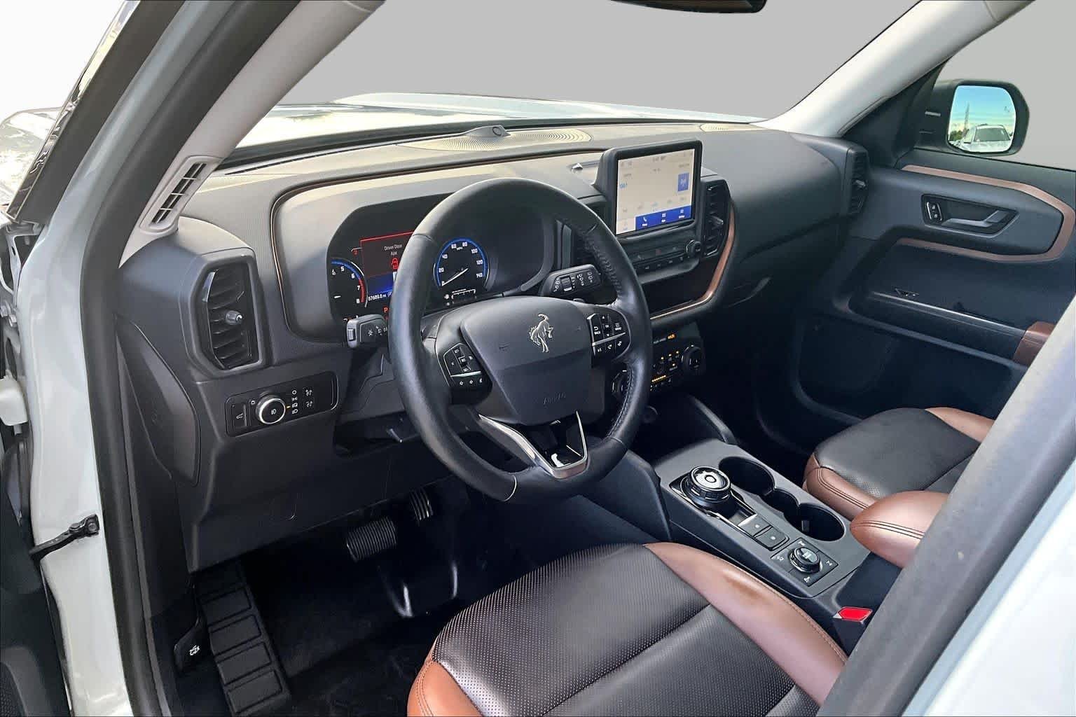 Used 2023 Cactus Gray Ford Badlands image 16