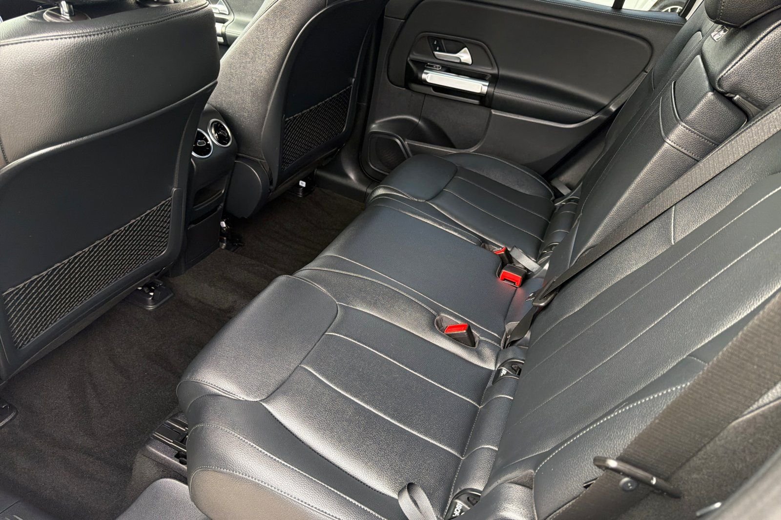 Certified Used 2023 White Mercedes-Benz 300 image 9