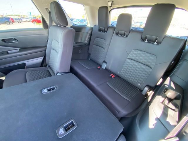 Used 2023 Gray Nissan SV image 48