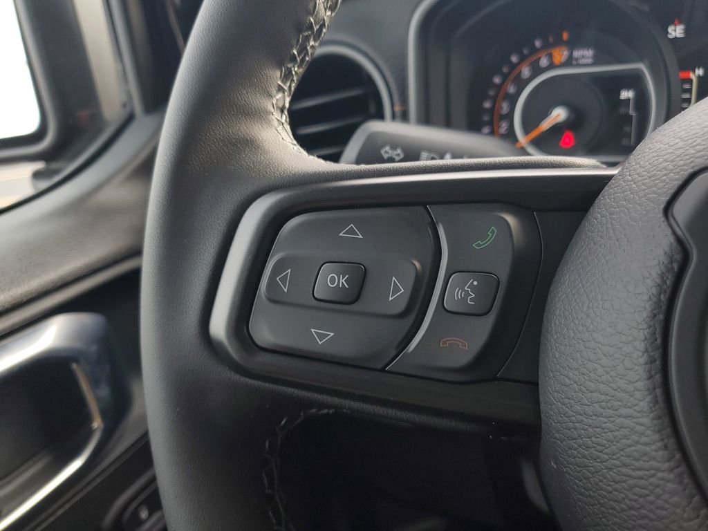New 2026 Black Clearcoat Jeep Mojave image 22