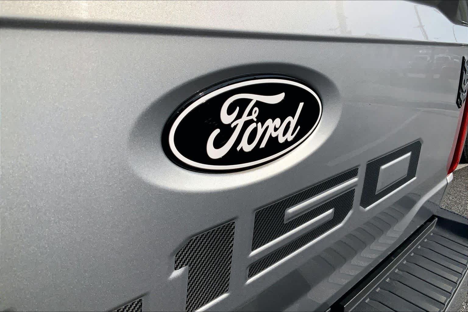 Certified Used 2024 Iconic Silver Metallic Ford XLT image 30