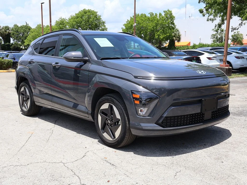 Used 2024 Hyundai Kona EV SEL with VIN KM8HC3A63RU008206 for sale in Miami, FL