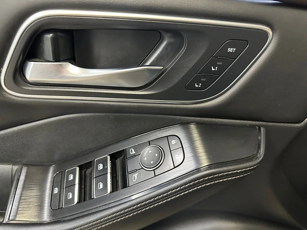 Certified Used 2022 Gun Metallic Nissan Platinum image 9