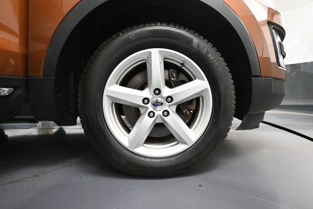 Used 2017 Red Ford XLT image 17