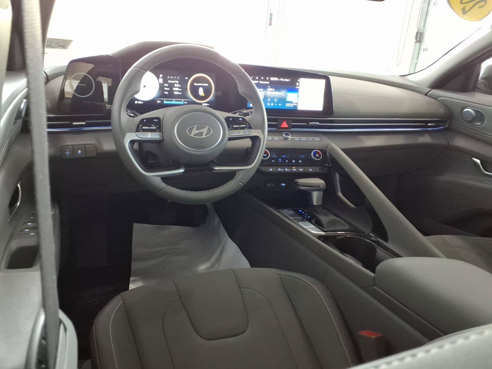 Certified Used 2024 Amazon Gray Hyundai SEL image 15