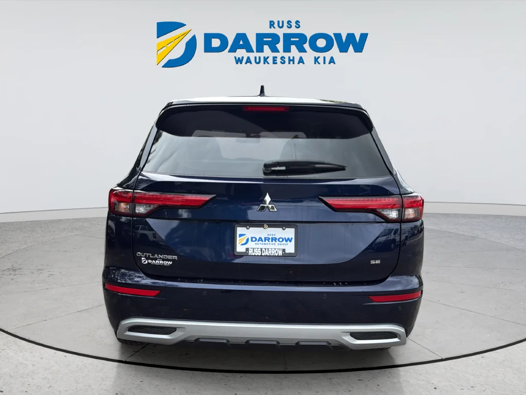 Used 2024 Blue Mitsubishi SE image 4