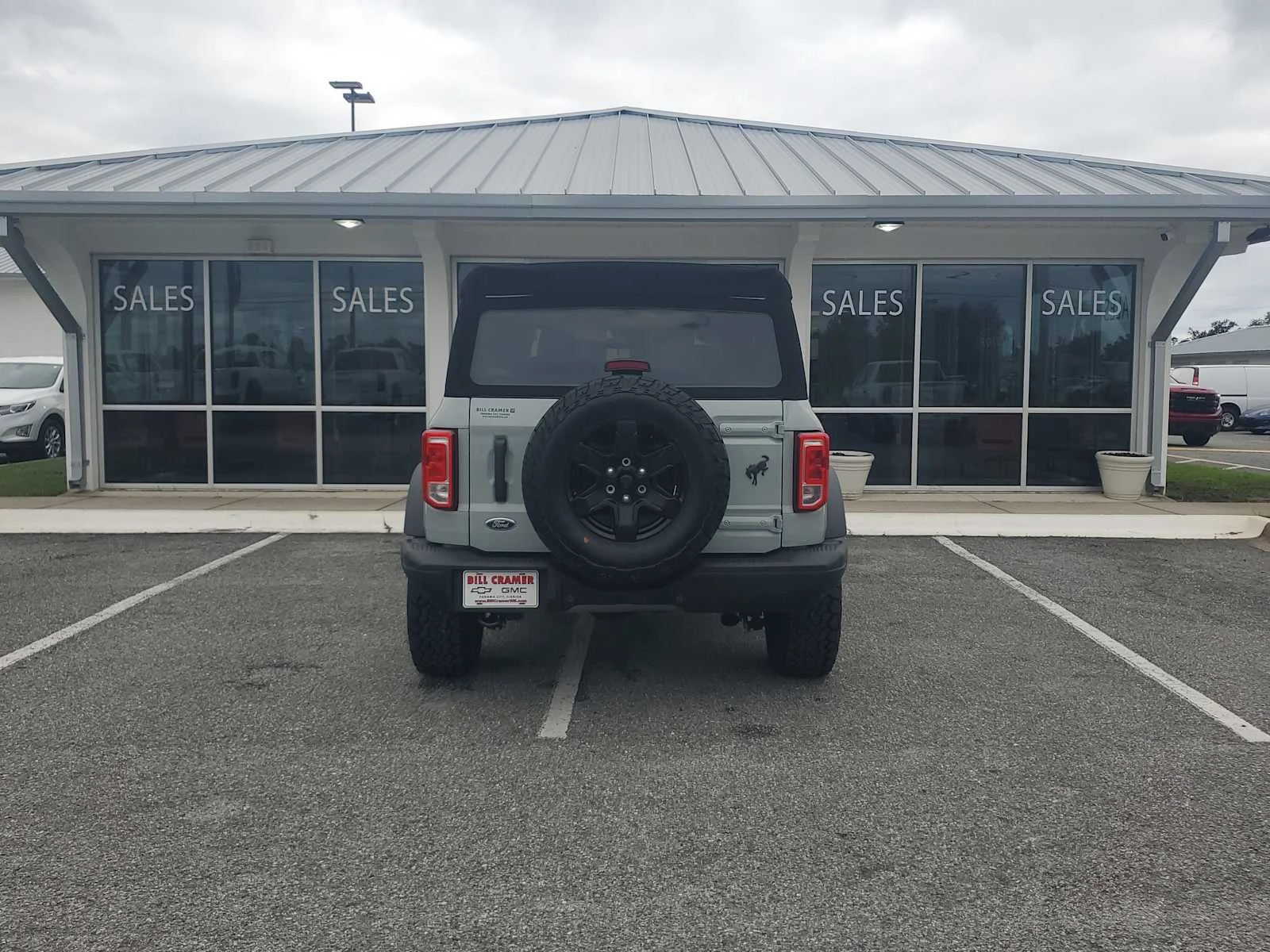 Used 2023  Ford Base image 5