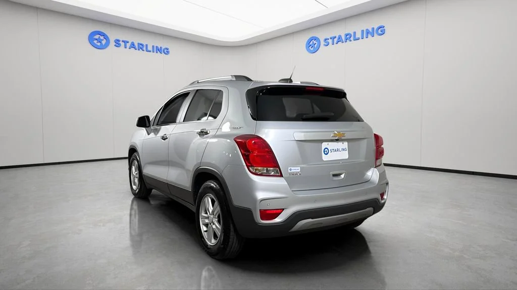 Used 2020 Silver Ice Metallic Chevrolet LT image 7