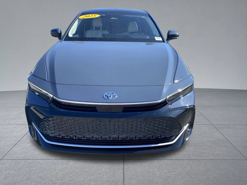 Used 2025 White Toyota Limited image 19