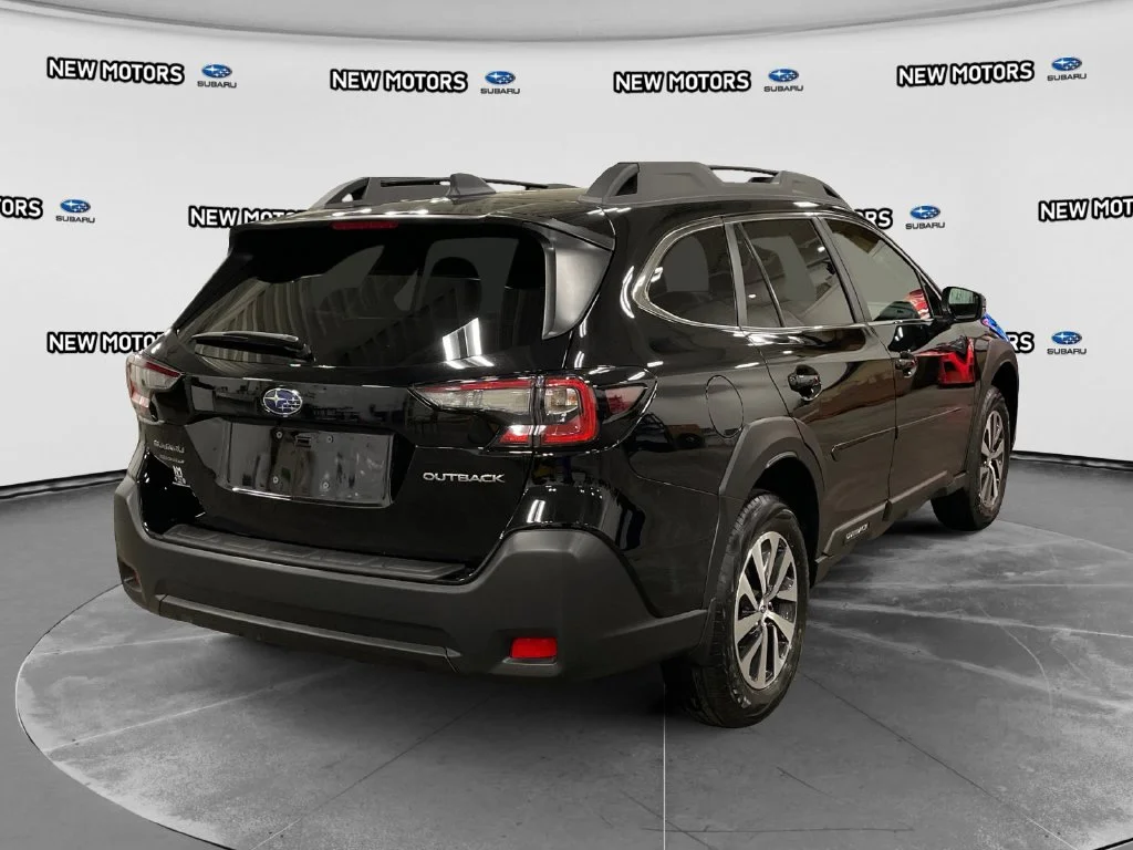 Used 2025 Crystal Black Silica Subaru Premium image 5