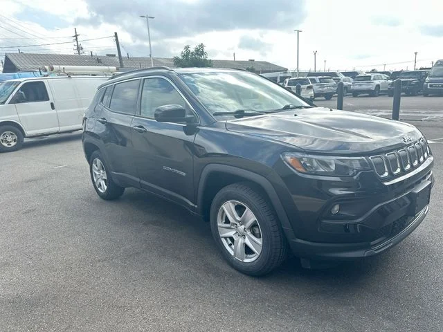Used 2022 Black Jeep Latitude image 11