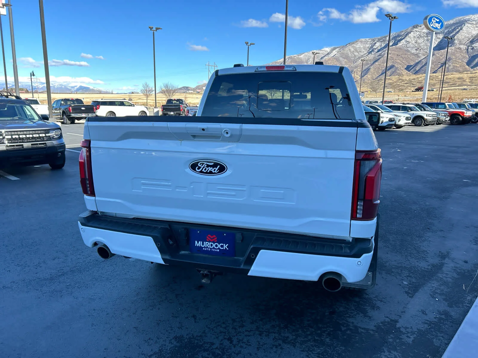 Certified Used 2025 Oxford White Clearcoat Ford LARIAT image 9
