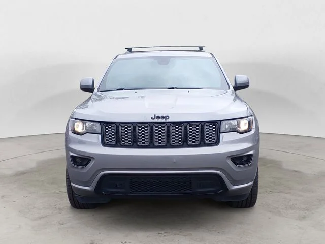 Used 2018 Billet Silver Metallic Jeep Altitude image 2