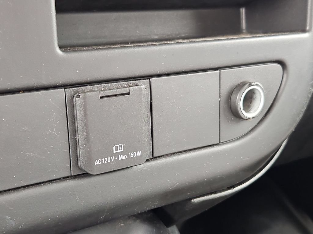 Used 2016 Summit White Chevrolet Work Van image 32