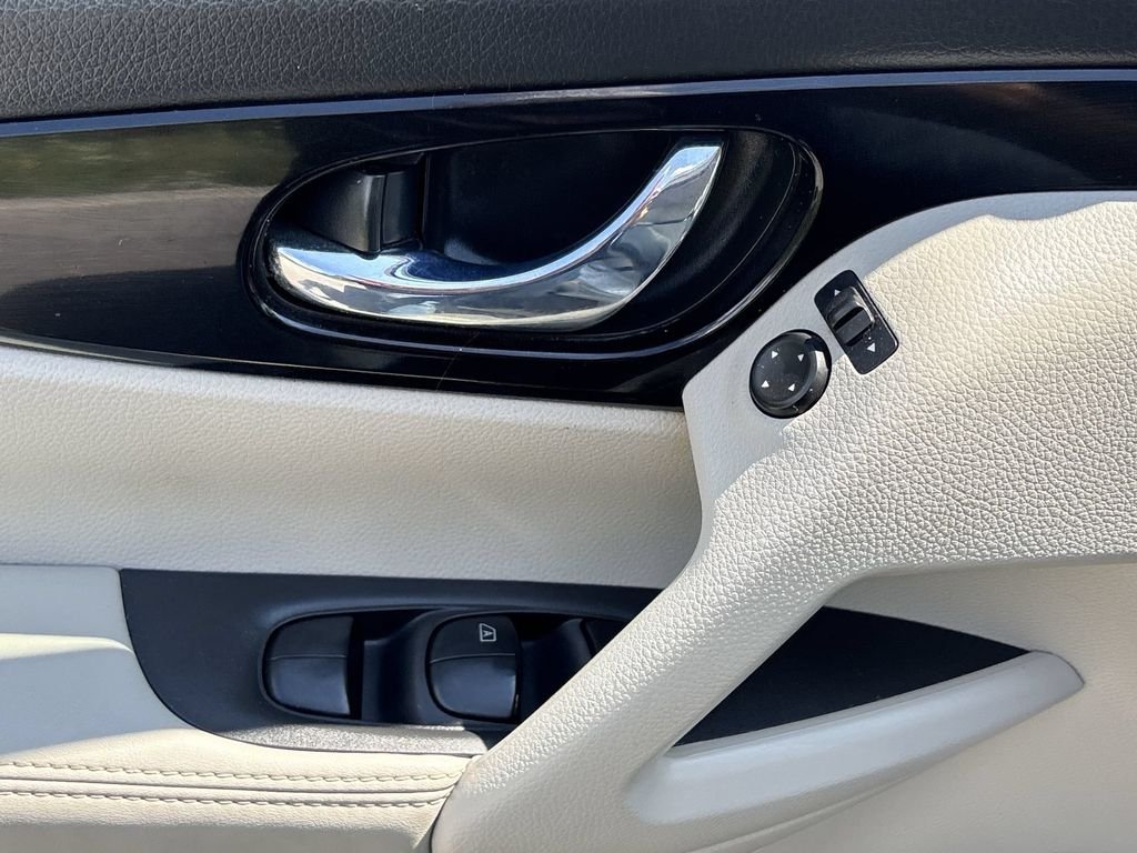 Certified Used 2020 Silver Nissan SV image 15