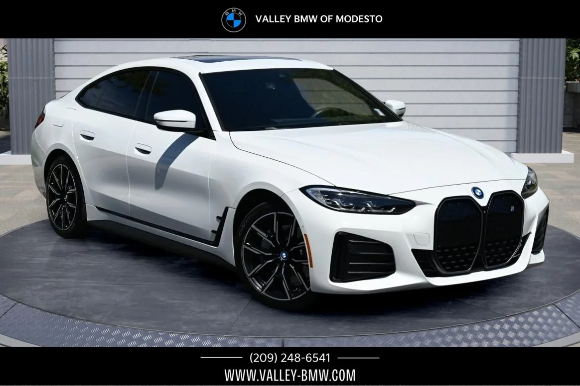 2023 BMW i4 eDrive40's photo