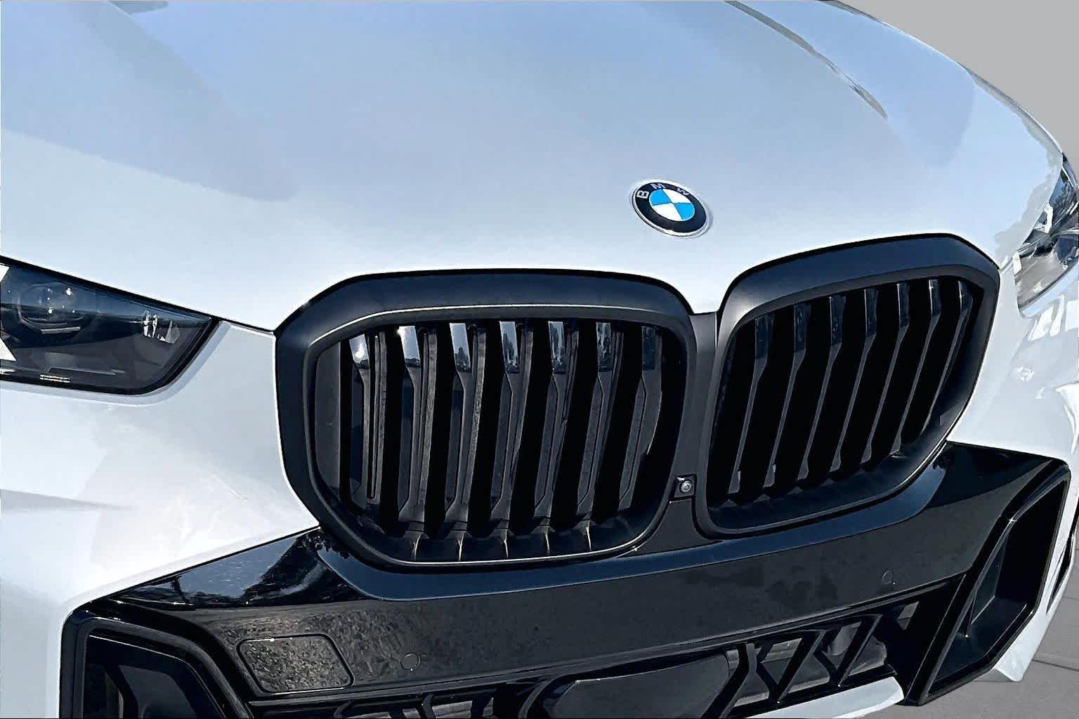 Used 2024 Brooklyn Grey Metallic BMW xDrive40i image 41