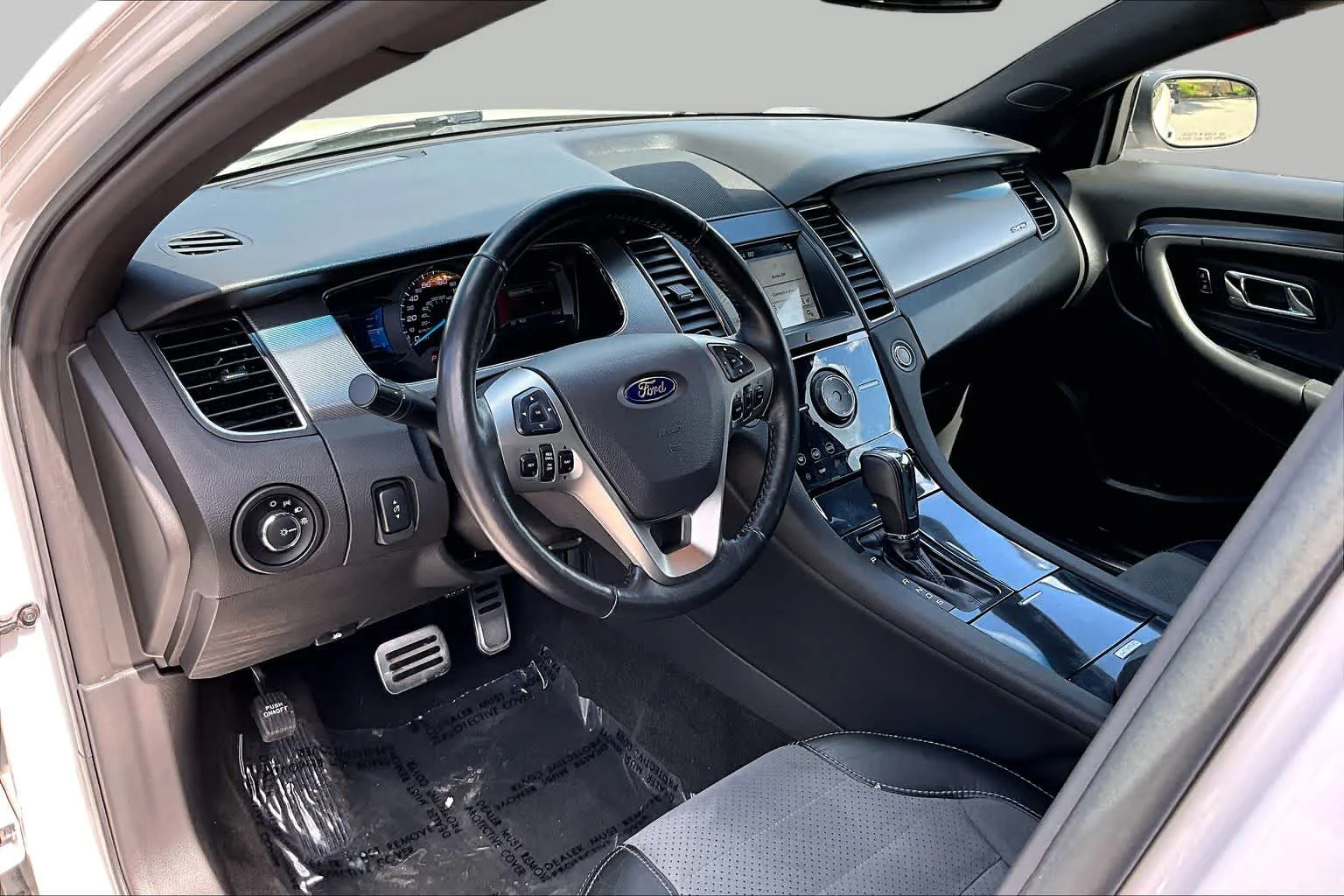 Used 2018 White Platinum Metallic Tri-Coat Ford SHO image 18