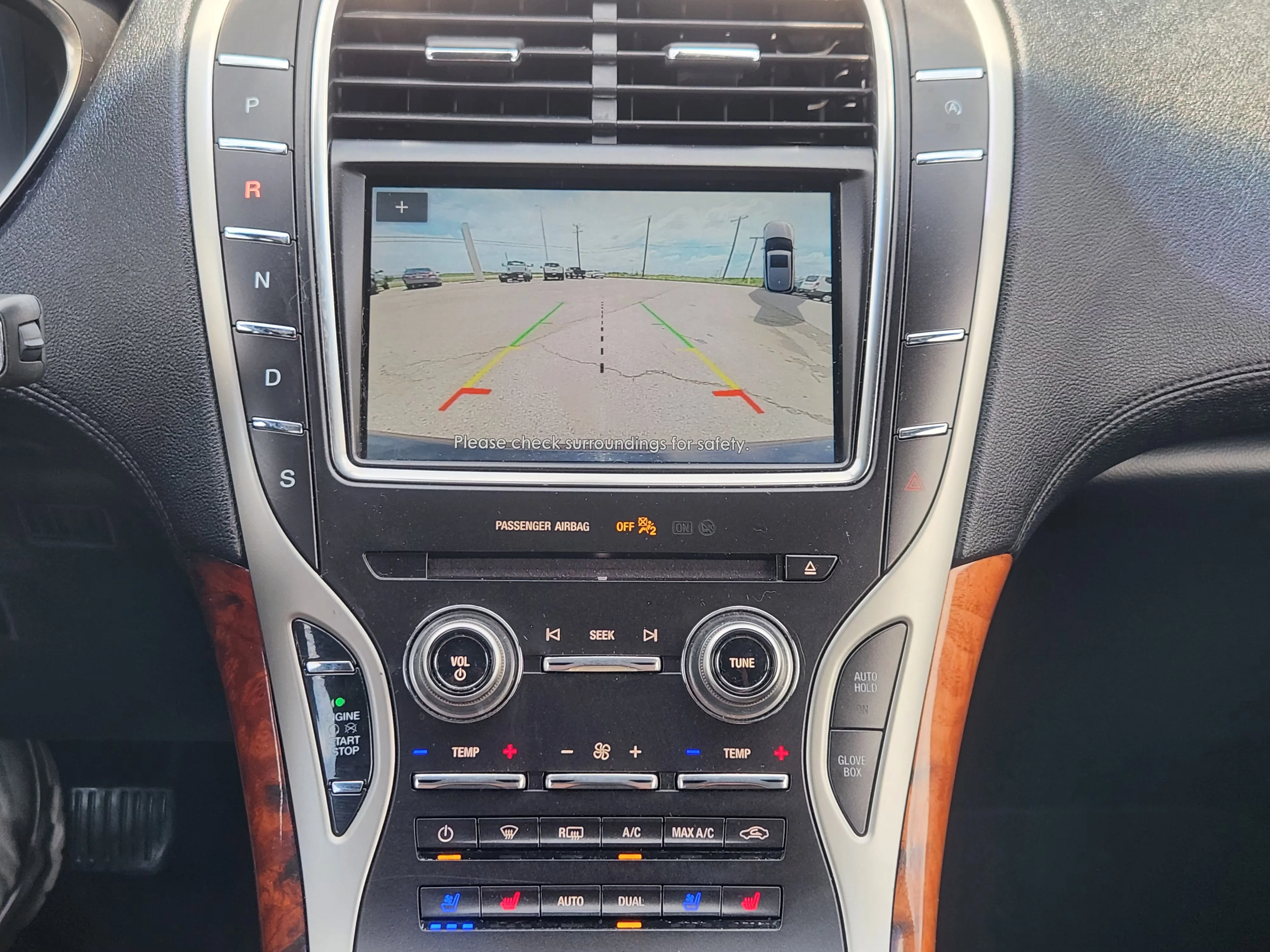 Used 2019  Lincoln Reserve image 19