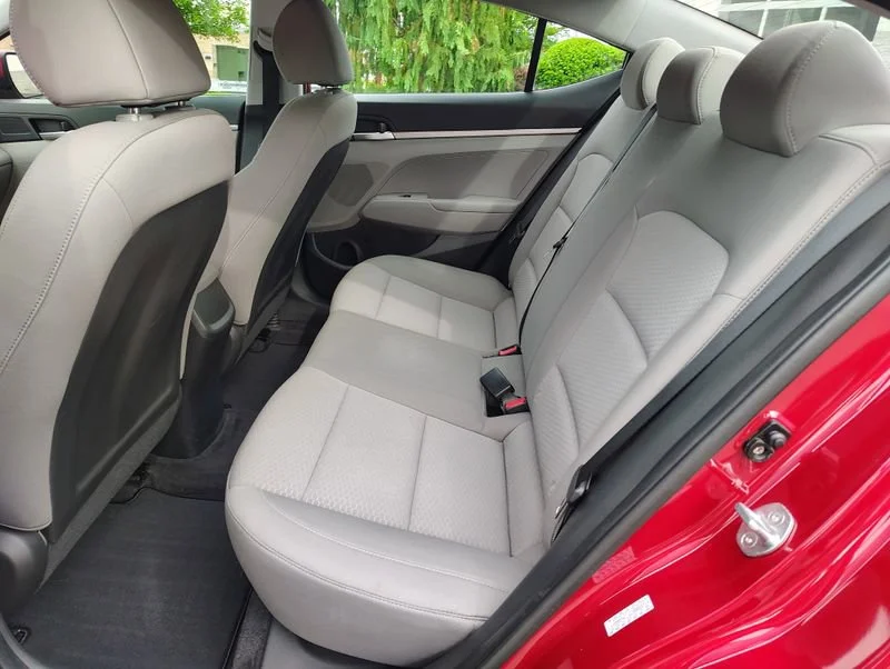 Used 2020 Red Hyundai SE image 15
