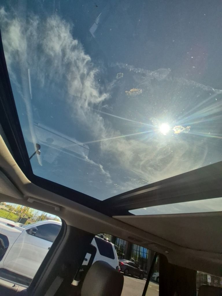 Used 2019 White Platinum Clearcoat Metallic Ford XLT image 12