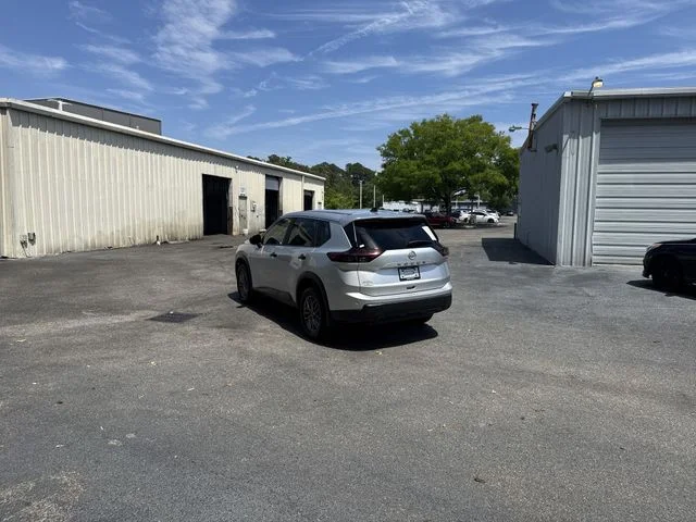 Used 2024 Silver Nissan S image 7