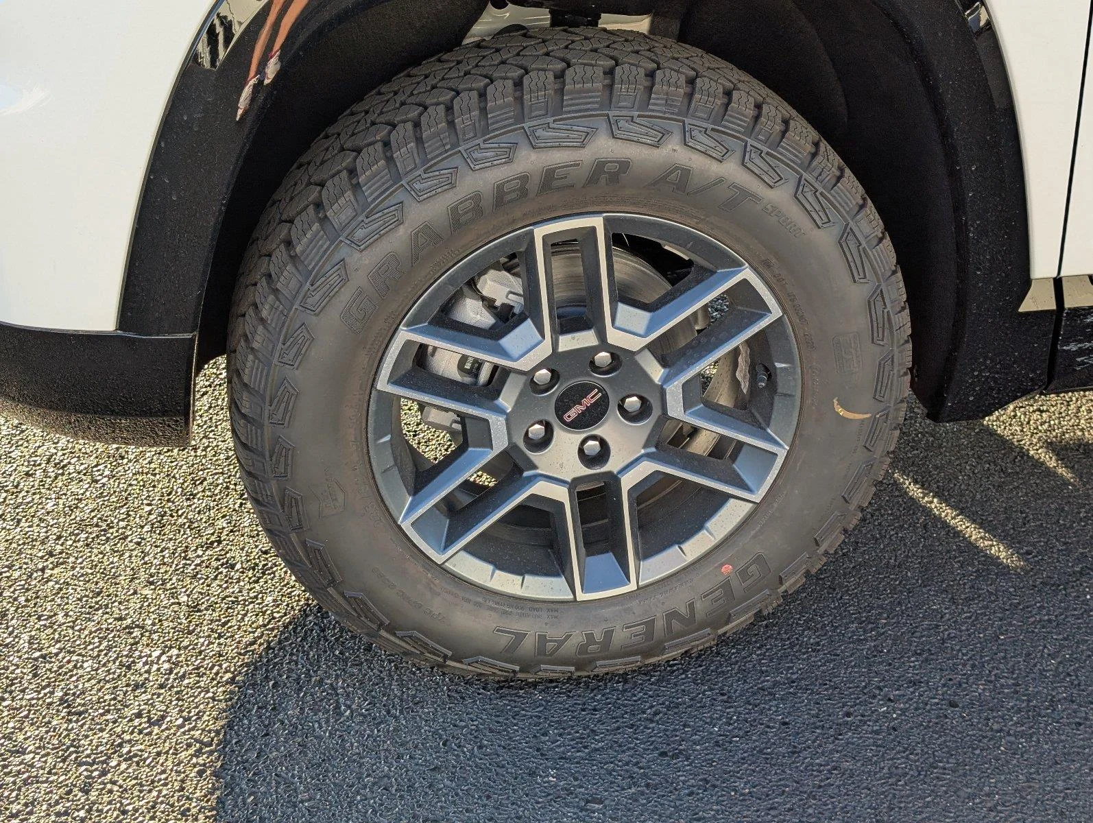 New 2027 Summit White GMC AT4 image 12