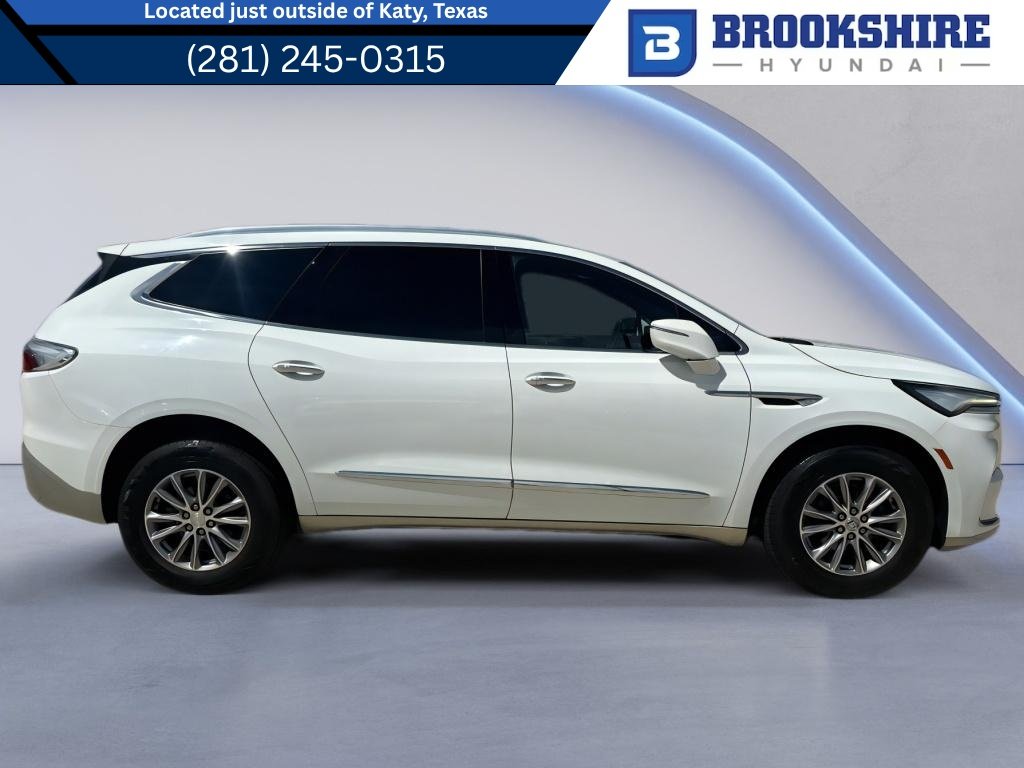 Used 2023 Summit White Buick Essence image 1