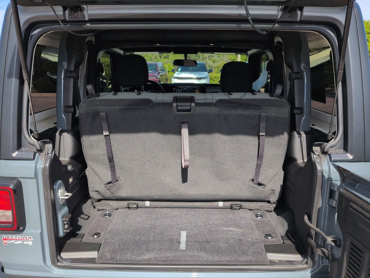 Certified Used 2025 Anvil Clear Coat Jeep Sport image 12