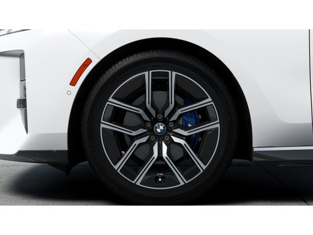 New 2027 Mineral White Metallic BMW 740 image 7