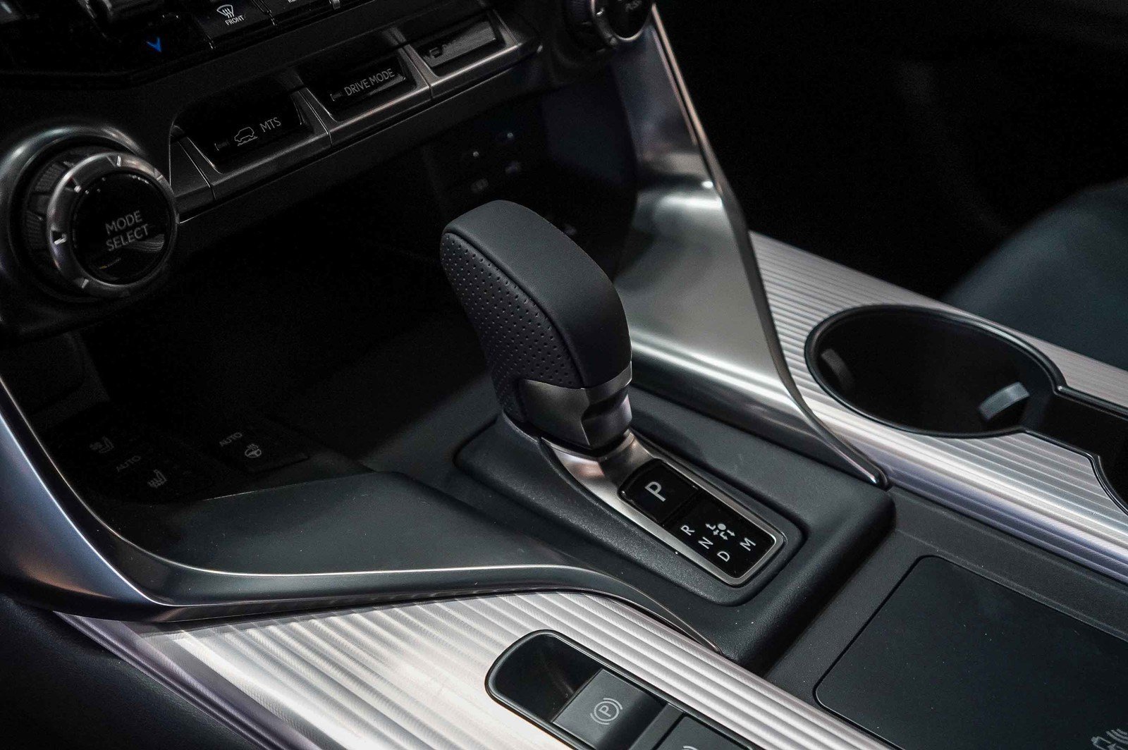 2026 Lexus LX 700h F-Sport - Photo 22