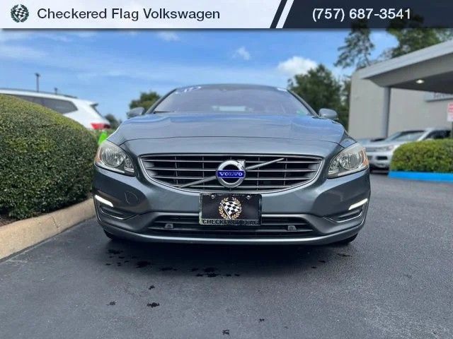 Used 2017 Bright Silver Metallic Volvo T5 image 12