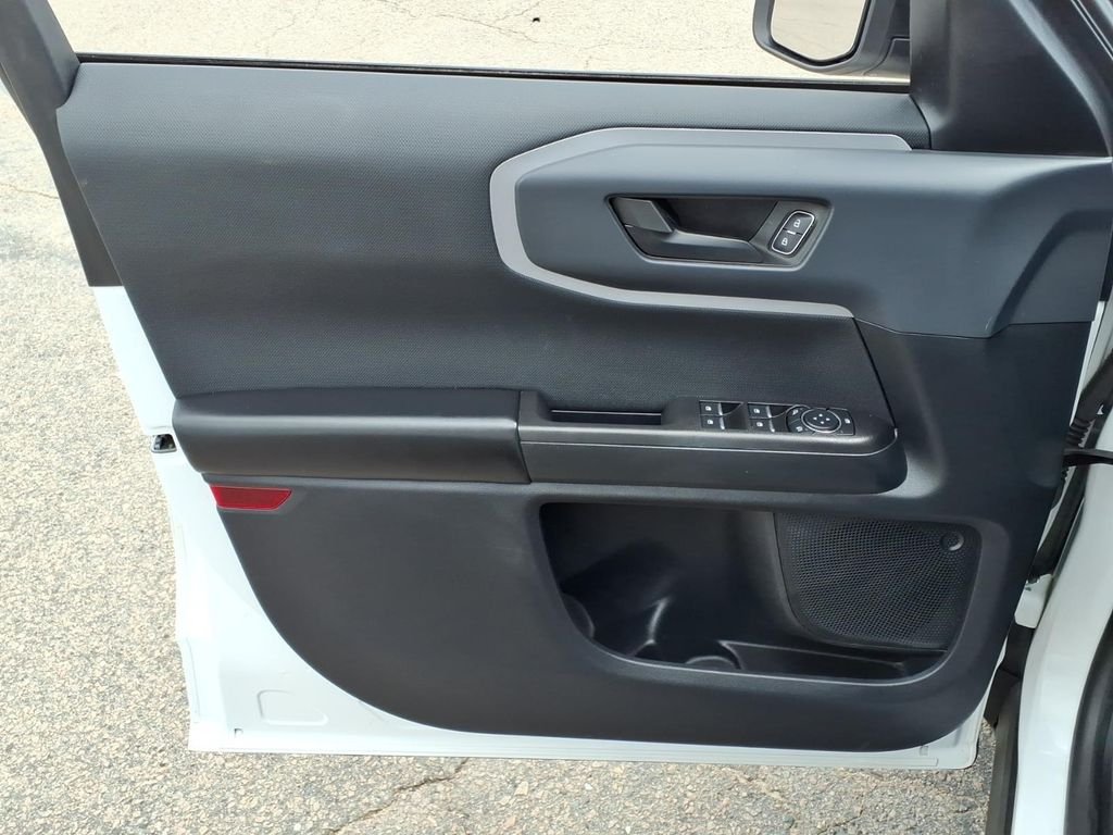 Used 2022 Oxford White Ford Base image 6