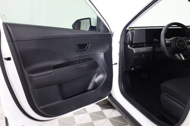 Used 2026 White Hyundai SE image 33