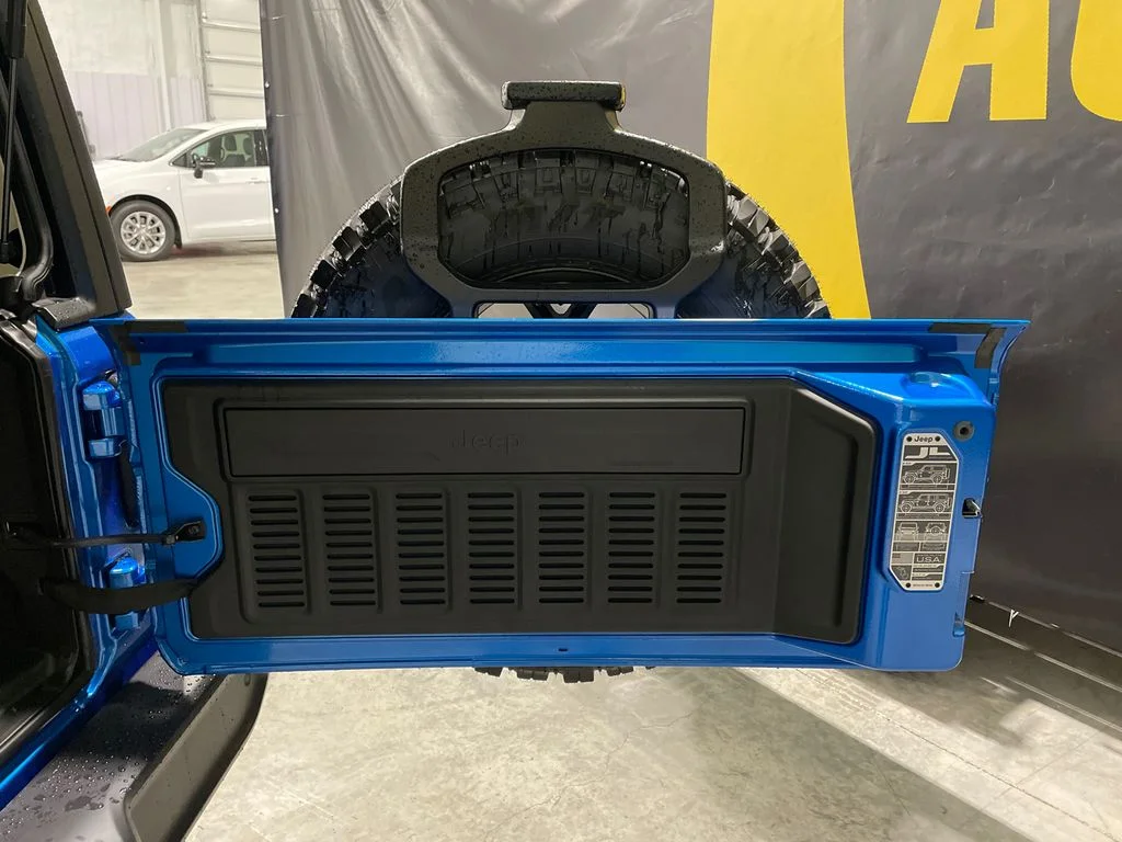New 2026 Hydro Blue Pearl-Coat Exterior Paint Jeep Willys image 8