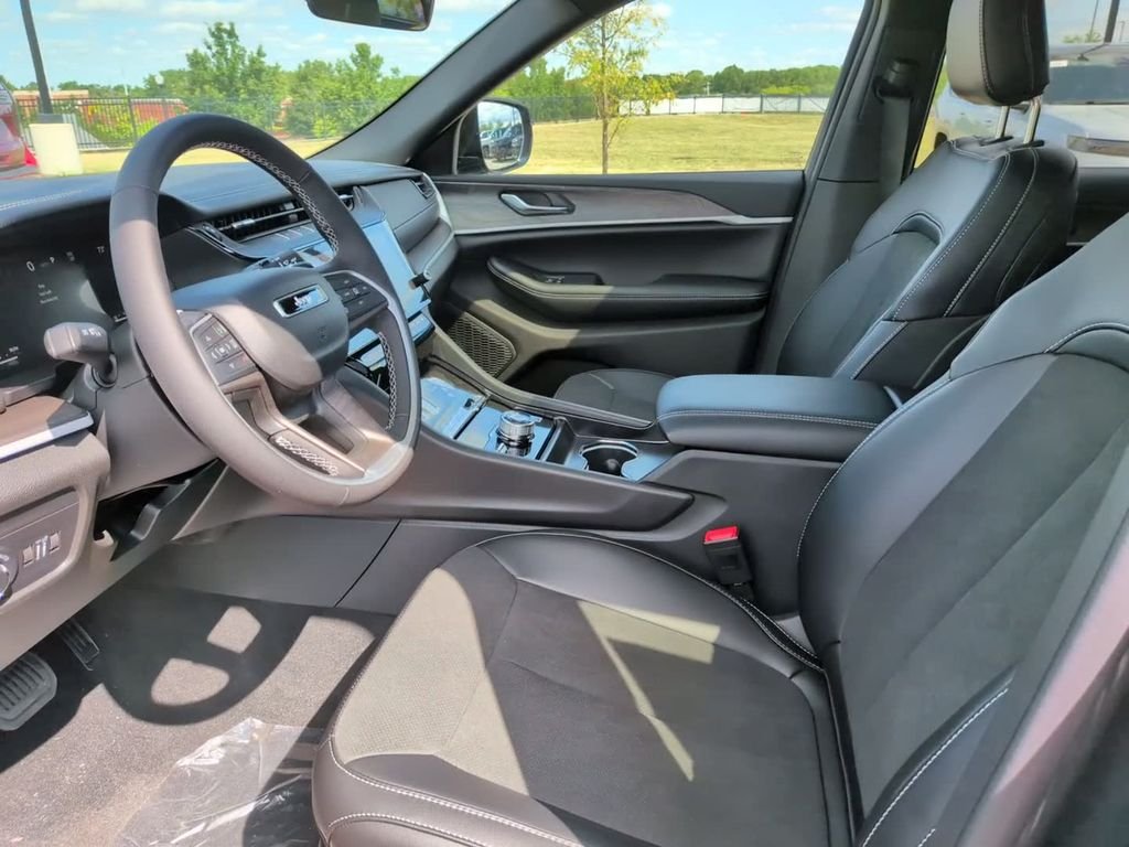 New 2026 Baltic Gray Metallic Clearcoat Jeep Altitude image 17