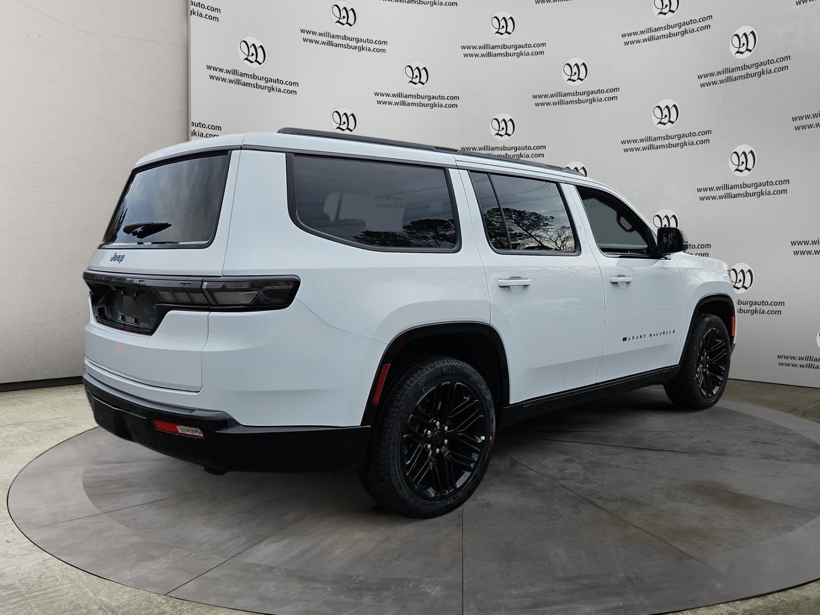 New 2026 Bright White Clear-Coat Exterior Paint Jeep Limited Reserve image 5