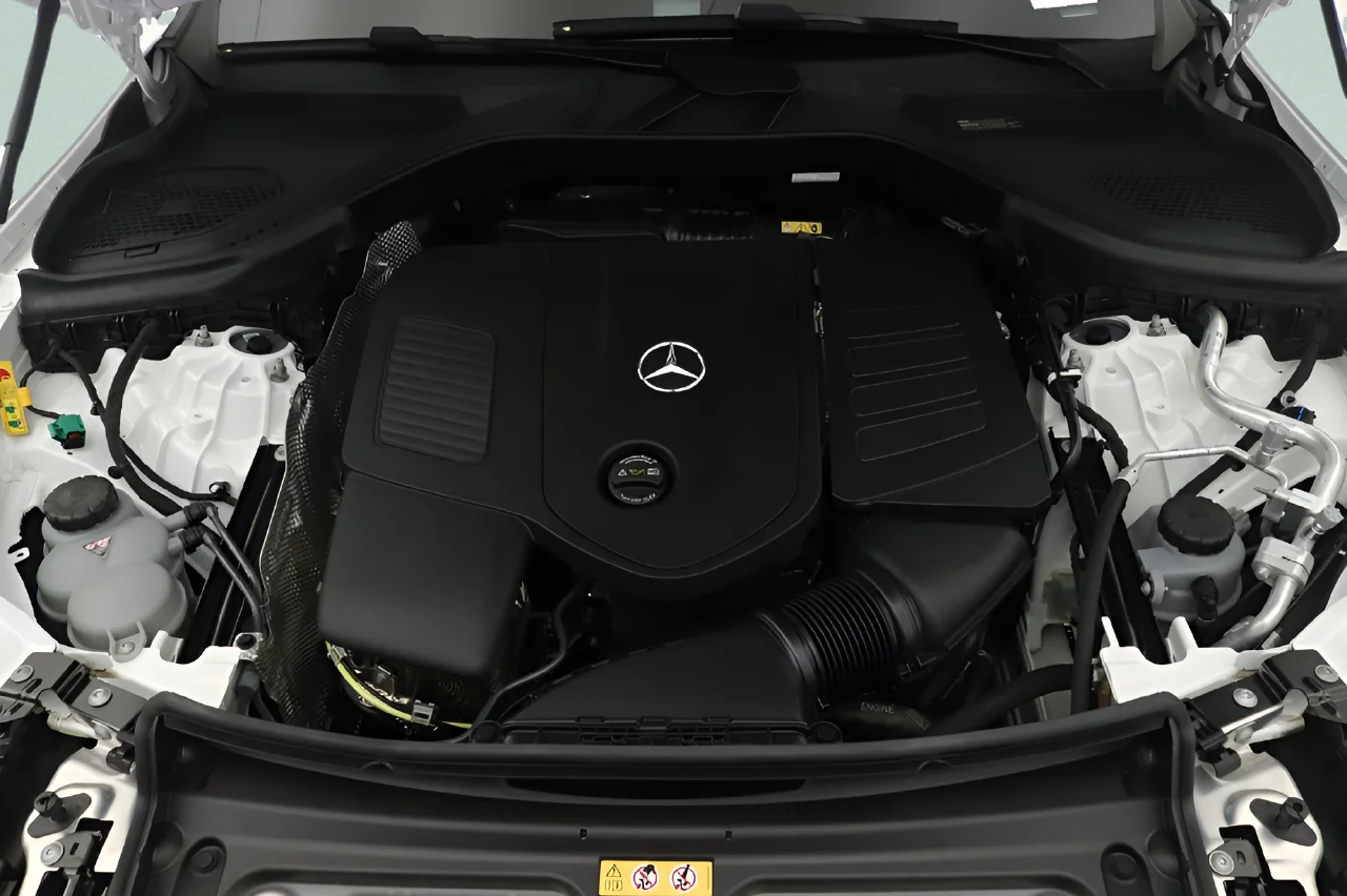 Used 2025 White Mercedes-Benz 350e 4MATIC® Plug in Hybrid image 24