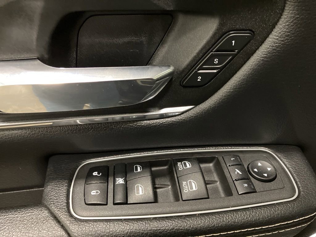 Used 2022 Granite Crystal Metallic Clearcoat Ram Laramie image 11