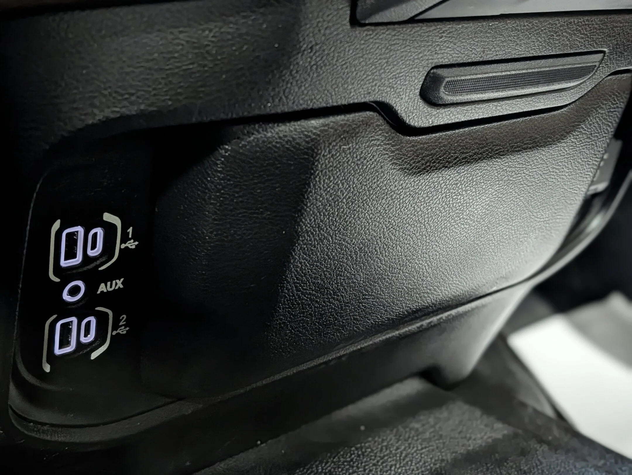 Used 2019 White RAM Big Horn - 6.4L HEMI - Apple CarPlay - Heated - Big Horn 4x4 Crew Cab 64 Box image 20