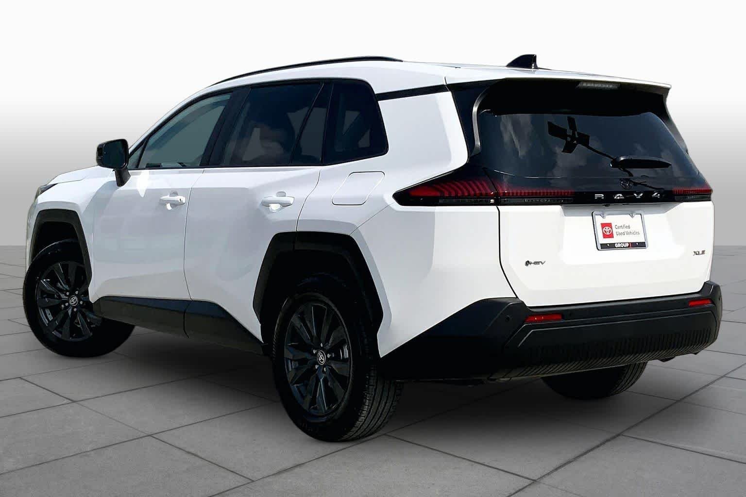 Certified Used 2026 Ice Cap Toyota XLE Premium image 12