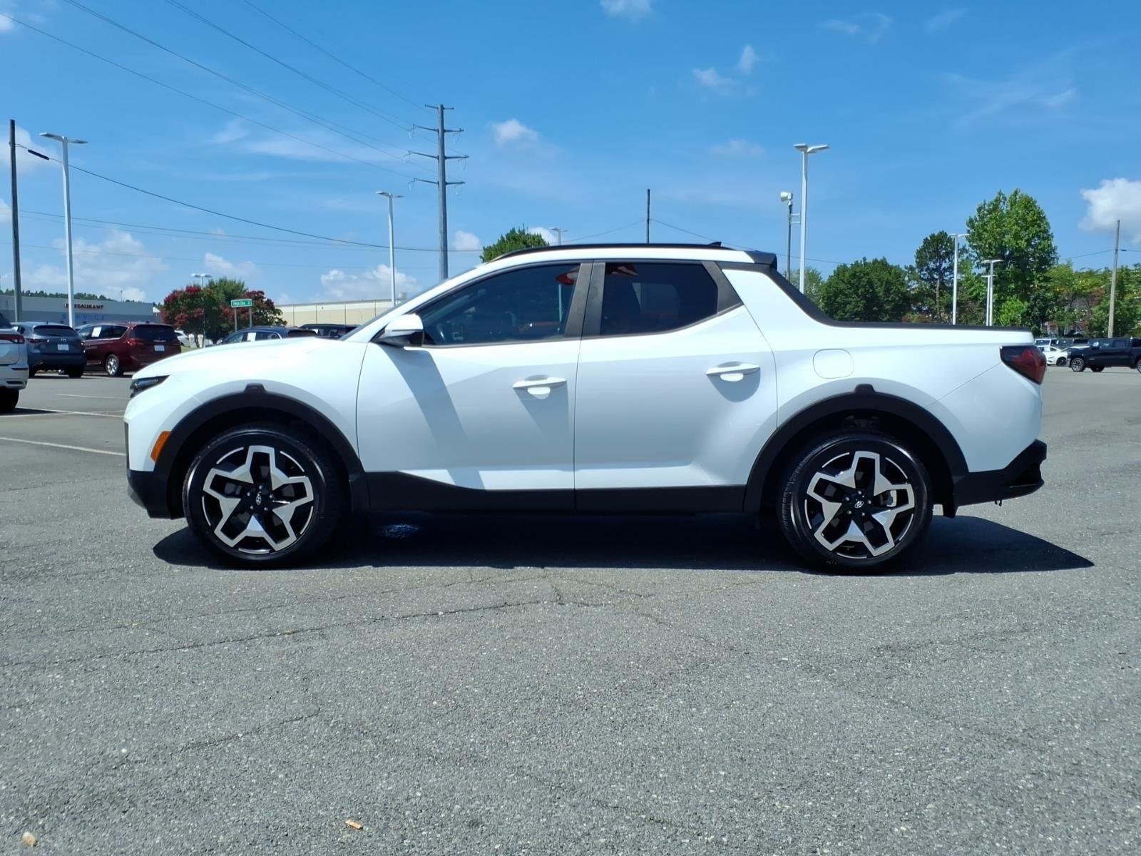 Used 2022 Ice White Hyundai Limited image 3