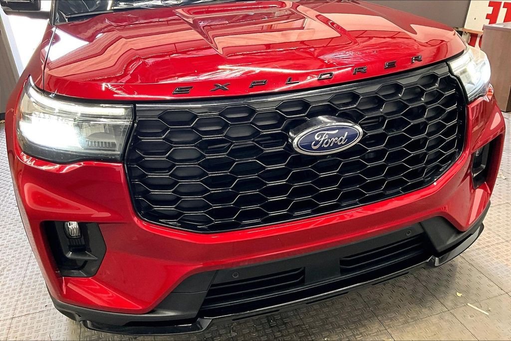Used 2025 Red Metallic Ford ST-Line image 30