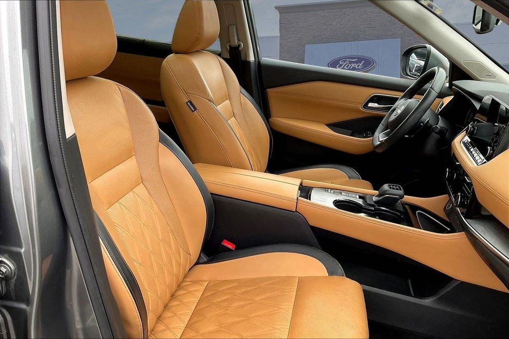 Used 2023 Gun Metallic Nissan Platinum image 29