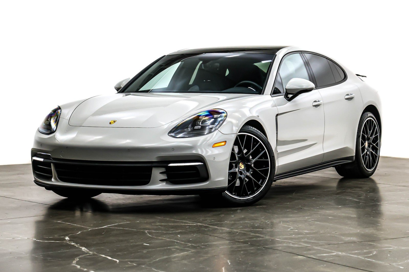 2019 Porsche Panamera Base